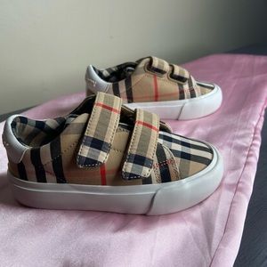 Burberry toddler shoes US size 8 EU size 24.